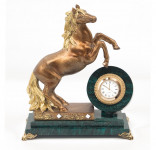Часы интерьерные «Вздыбленный конь»